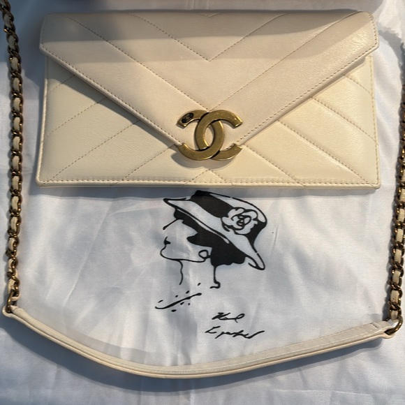 CHANEL Crossbody Caviar & Quilted Lambskin Leather Camera Case Cream - Picture 5 of 15